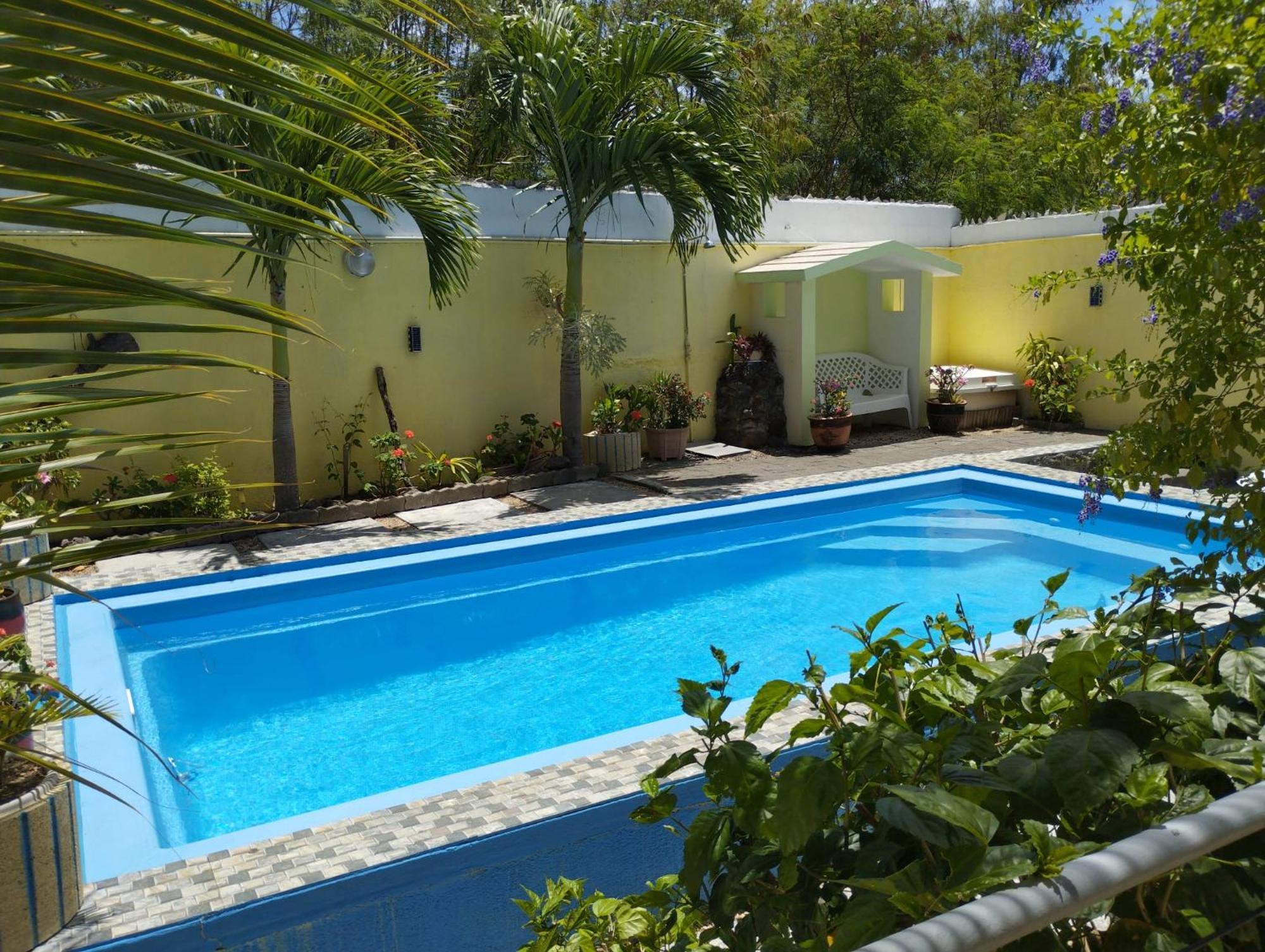 Colosseo Apartments Grand Baie Bagian luar foto