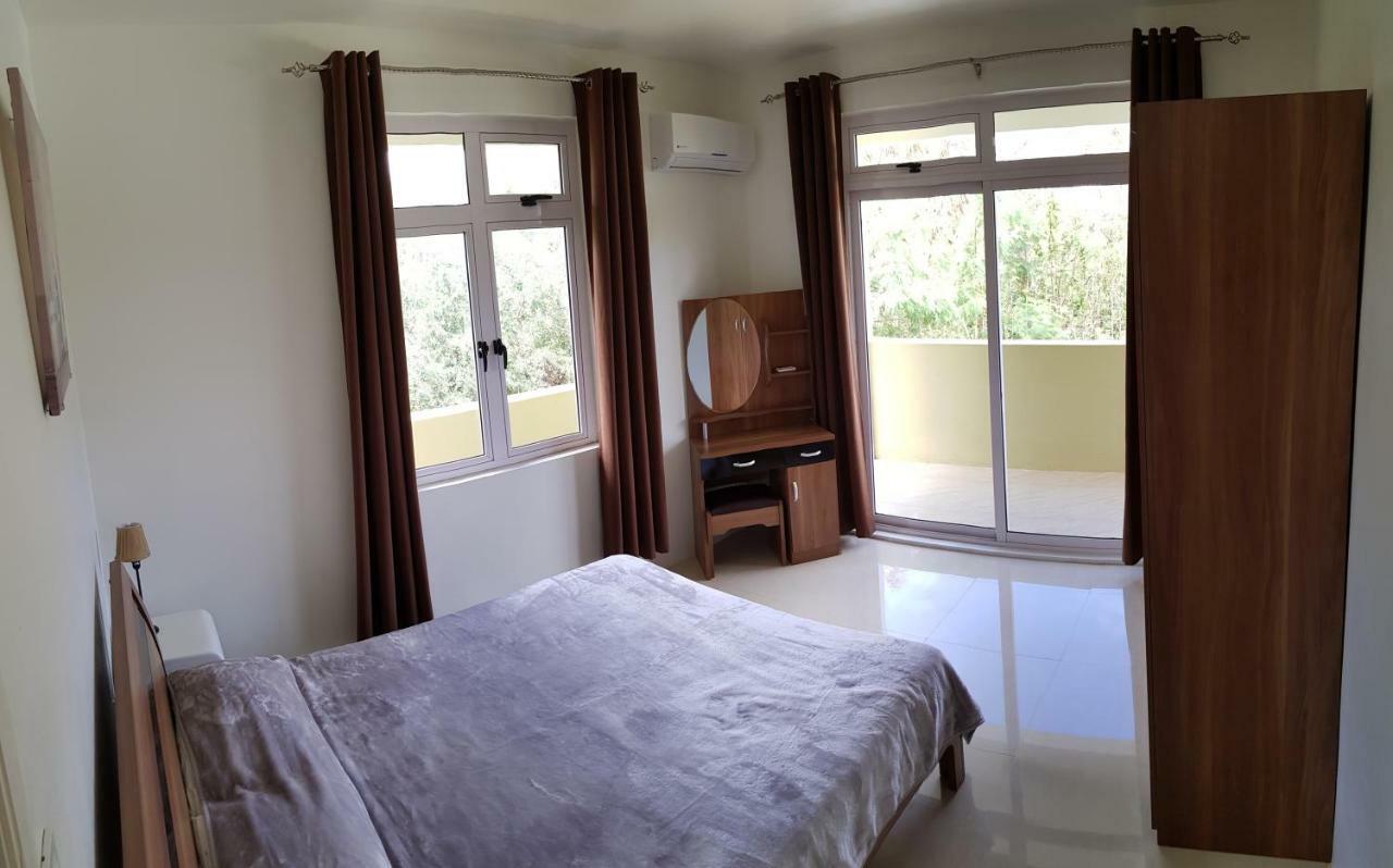 Colosseo Apartments Grand Baie Bagian luar foto