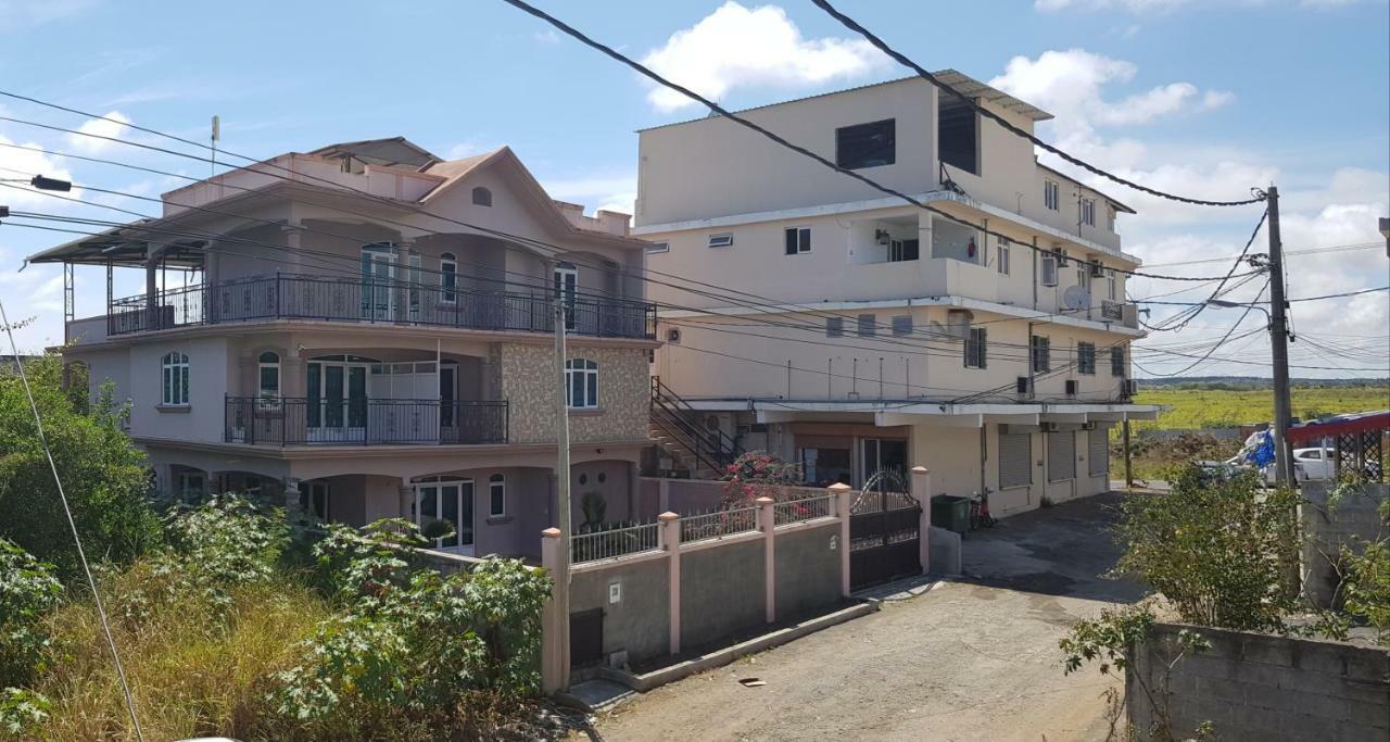 Colosseo Apartments Grand Baie Bagian luar foto