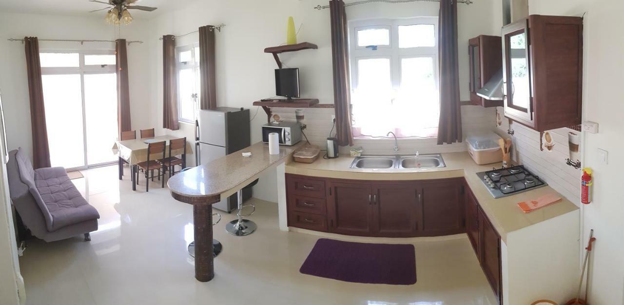 Colosseo Apartments Grand Baie Bagian luar foto
