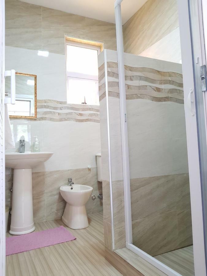 Colosseo Apartments Grand Baie Bagian luar foto