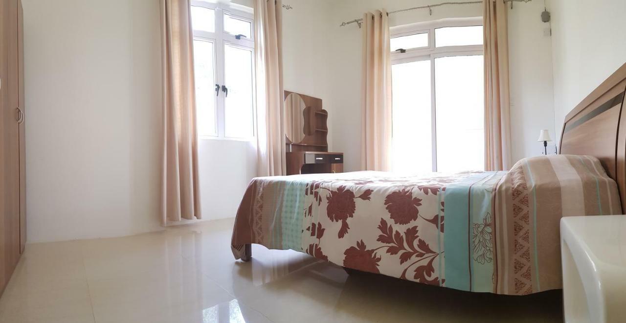 Colosseo Apartments Grand Baie Bagian luar foto
